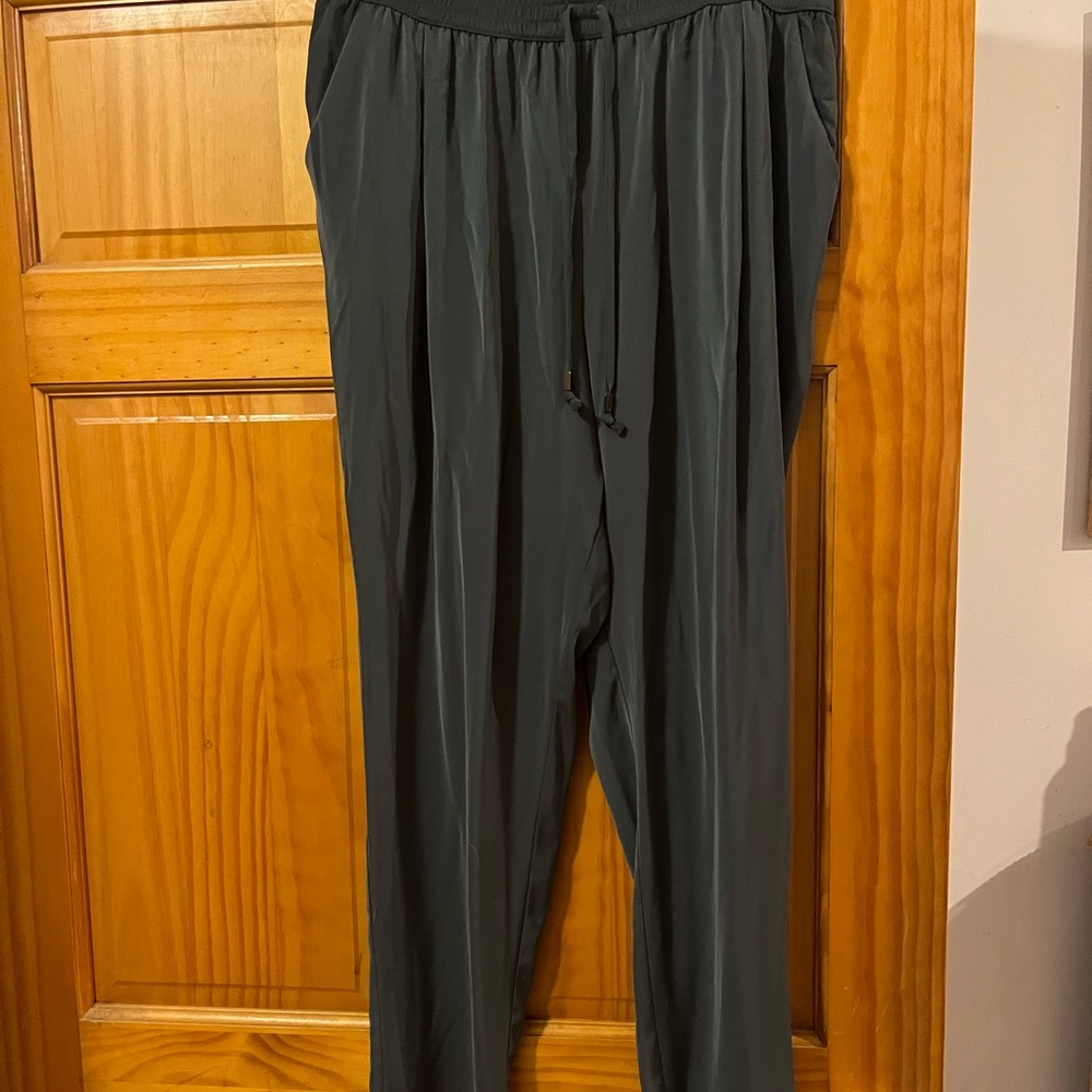 Jennifer Lopez Charcoal Elastic Waist Pants
